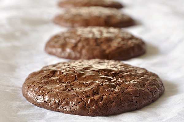Σοκολατένια cookies χωρίς αλεύρι και βούτυρο/Flourless chocolate walnut cookies
